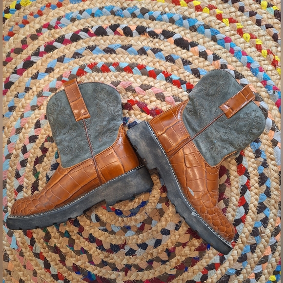 Ariat Fat Baby short western boots women's 6B - Picture 3 of 11